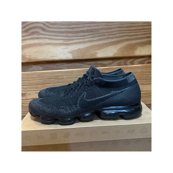 2017 Nike Air Vapormax Flyknit Triple Black main image 4